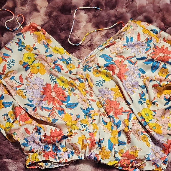 willow & root Tops - Floral Print Top with Vibrant Colors